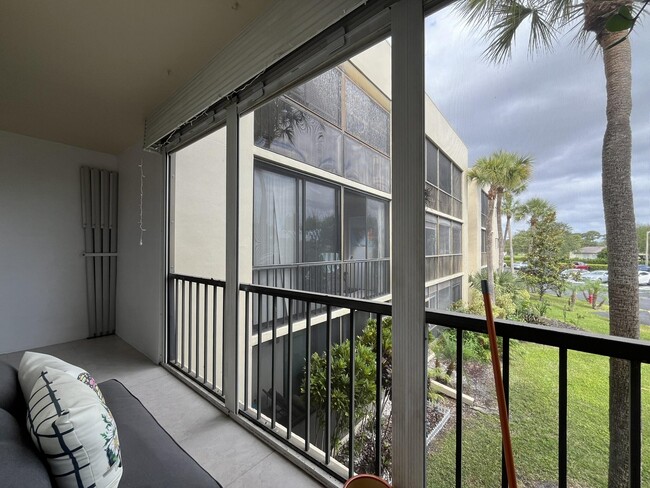 Building Photo - 5160 Las Verdes Cir