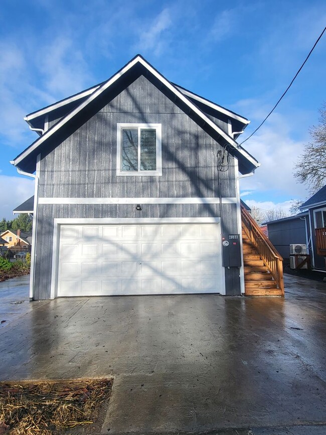 Building Photo - 618 S Pearl St