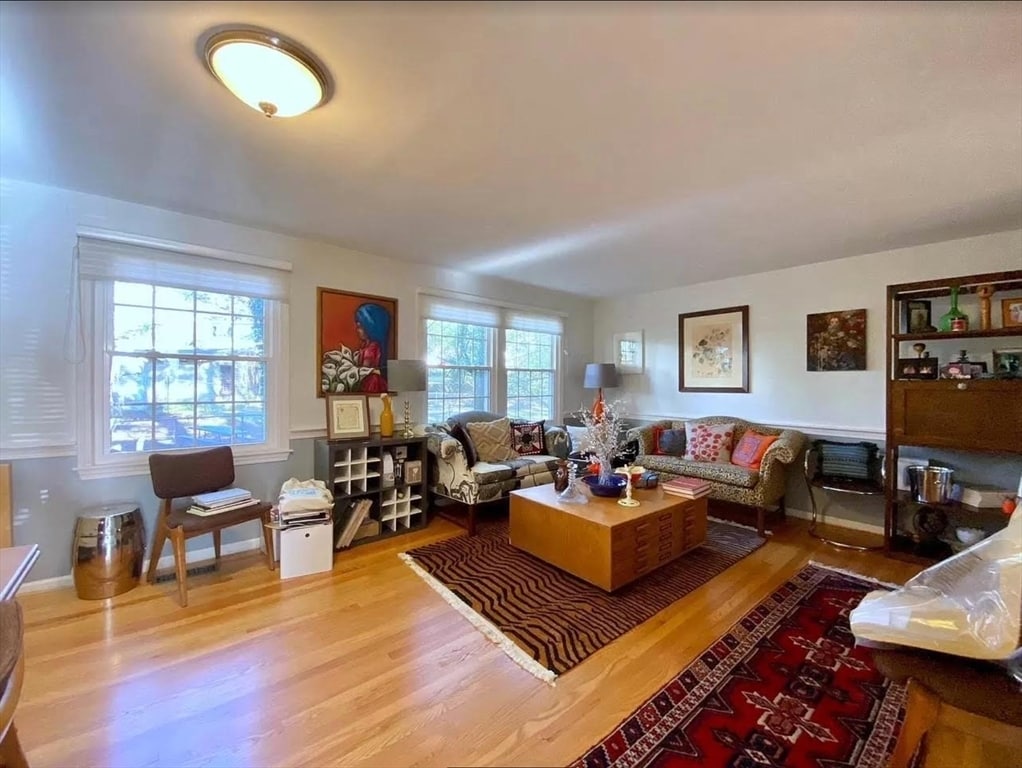 Primary Photo - 2 Glenbrook Ln