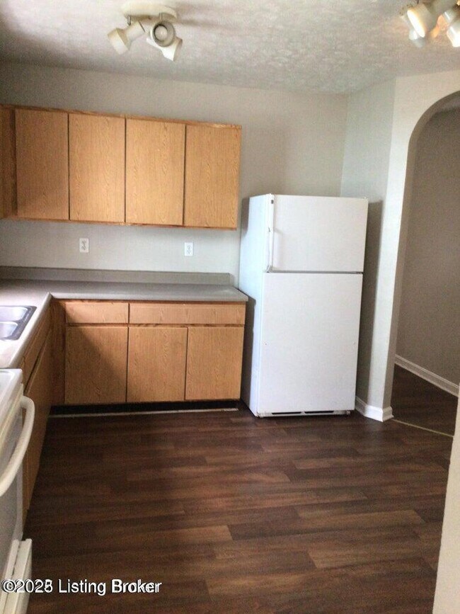 Building Photo - 2301 Howard St