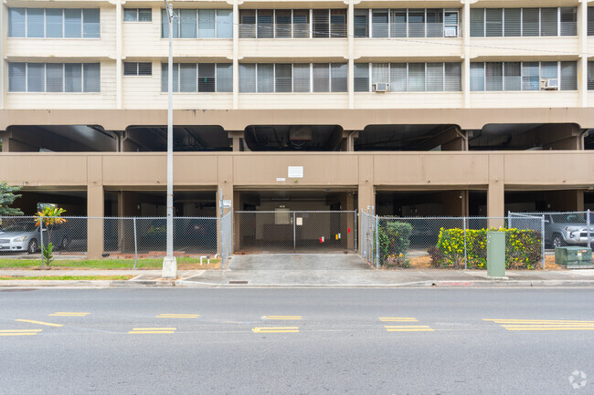 Building Photo - Salt Lake Manor
