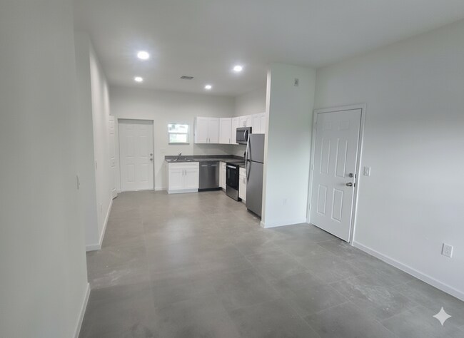 Foto del edificio - Brand new 2/2/1 SW Lehigh Acres