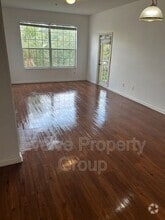 Building Photo - 6100 Stevenson Dr