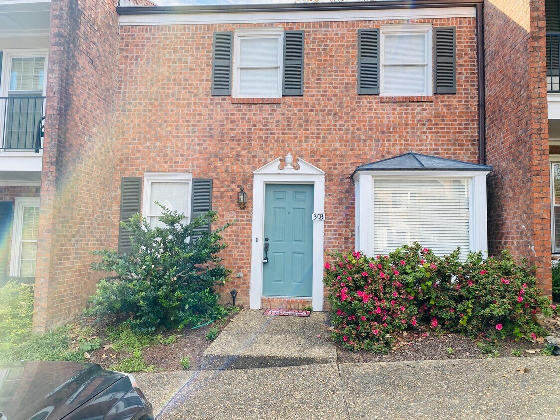 Foto principal - 2200 Andover Ct