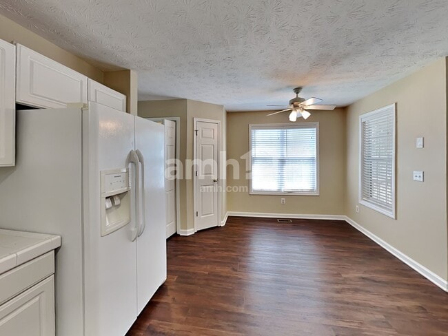 Building Photo - 3930 Pheasant Run Trce