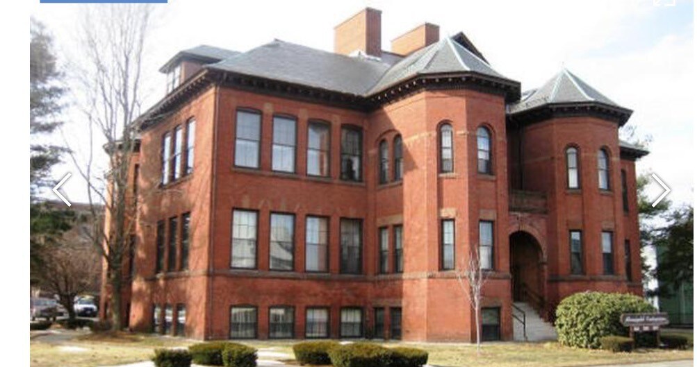Primary Photo - 321 Plantation St