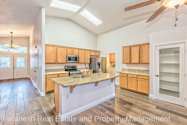 Foto del edificio - 3 br, 2 bath House - 807 Baymist Ave