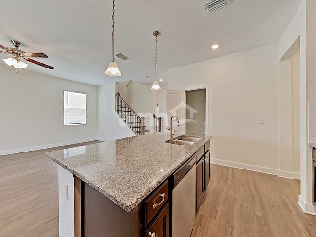 Building Photo - 322 Pine Terrace Dr