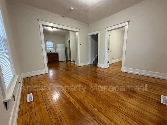 Foto del edificio - 2516 Dudley St
