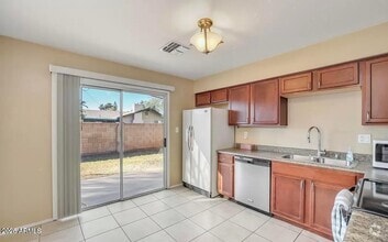 Building Photo - 1401 E El Parque Dr