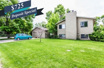 Building Photo - 915/917 Camelot Court
