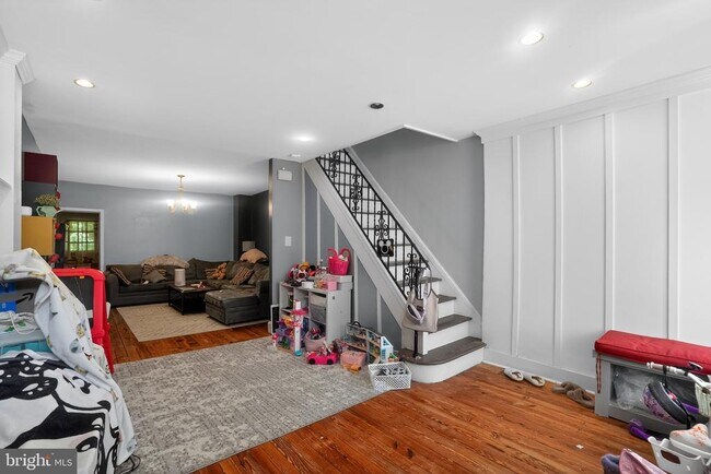 Building Photo - 4739 Smick St
