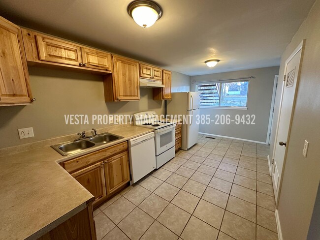 Building Photo - 2115 N 250 W