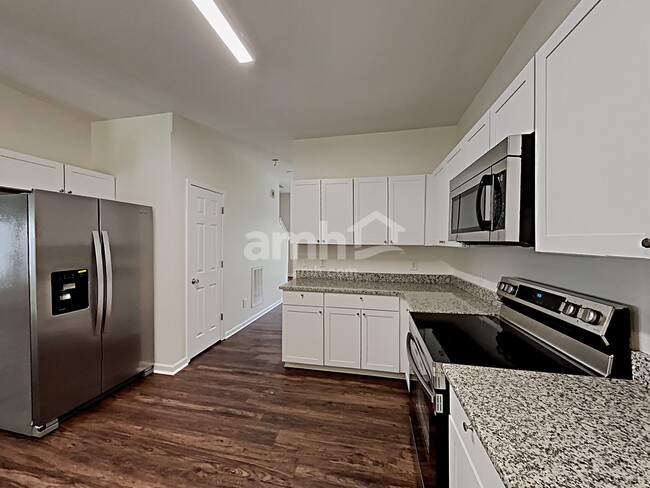 Building Photo - 3103 Hendricks Chapel Ln