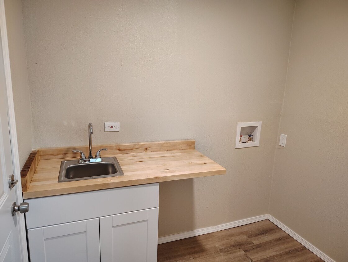 Foto del edificio - COMING SOON- Newly remodeled - Cute and Co...
