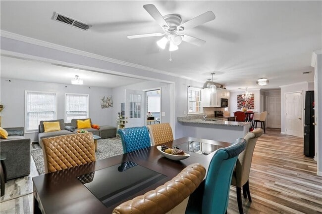 Foto del edificio - 1925 Glenellen Ct