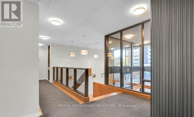 Building Photo - 5 Massey Square