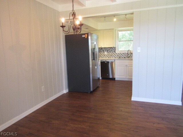 Foto del edificio - 16120 Dublin Cir