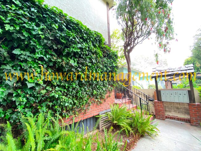 Foto del edificio - Spacious Townhouse condo with central A/C,...