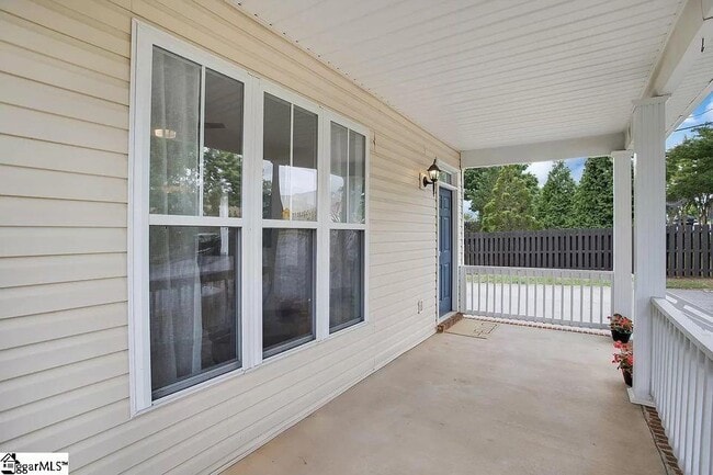 Building Photo - 12 Harvley St