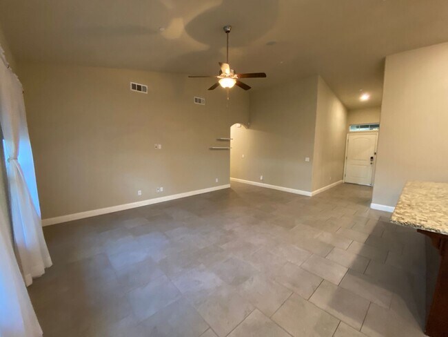 Building Photo - Lennar built home, Available Now!