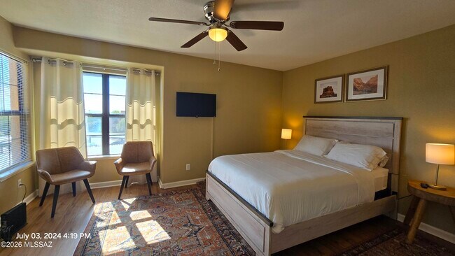 Foto del edificio - 6651 N Campbell Ave