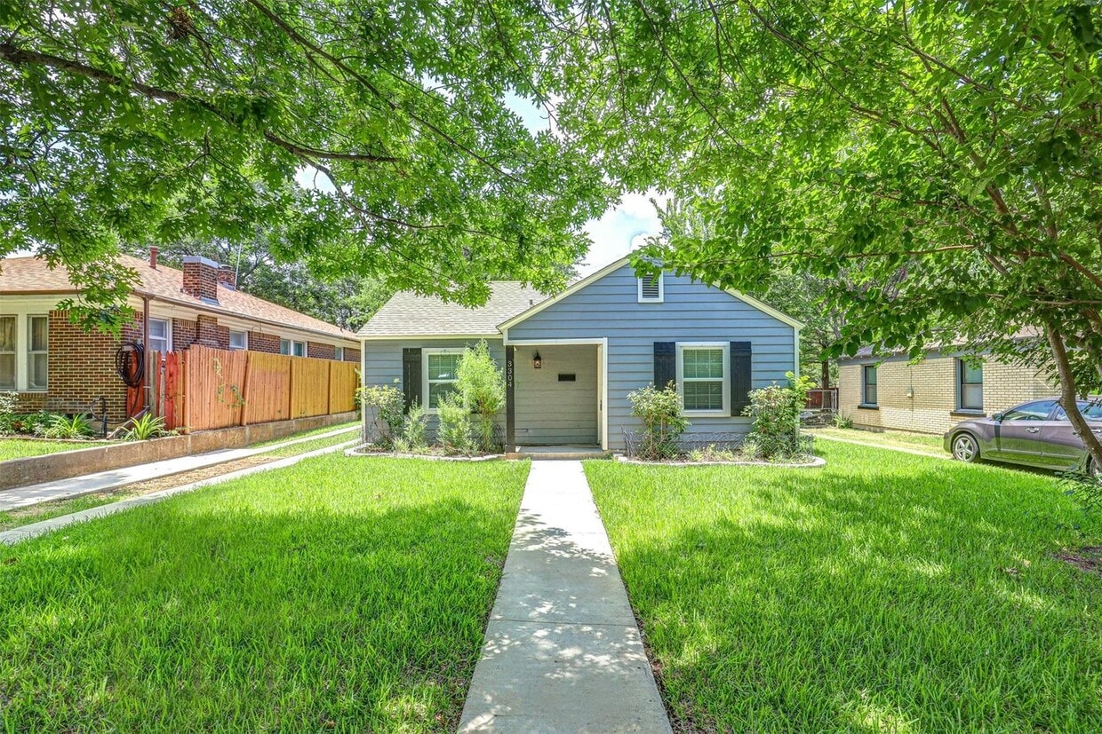 Primary Photo - ASK ABOUT OUR OCTOBER MOVE-IN SPECIALS - A...