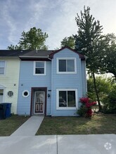 Building Photo - 1346 Victorian Crescent