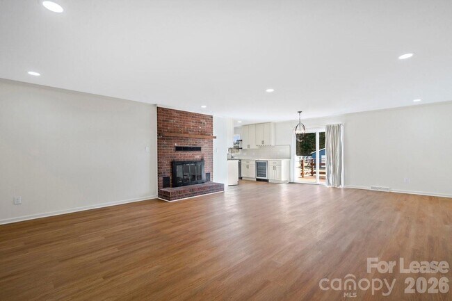 Building Photo - 16808 Knoxwood Dr