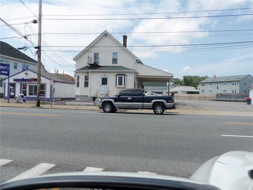 Primary Photo - 1470 Newport Ave