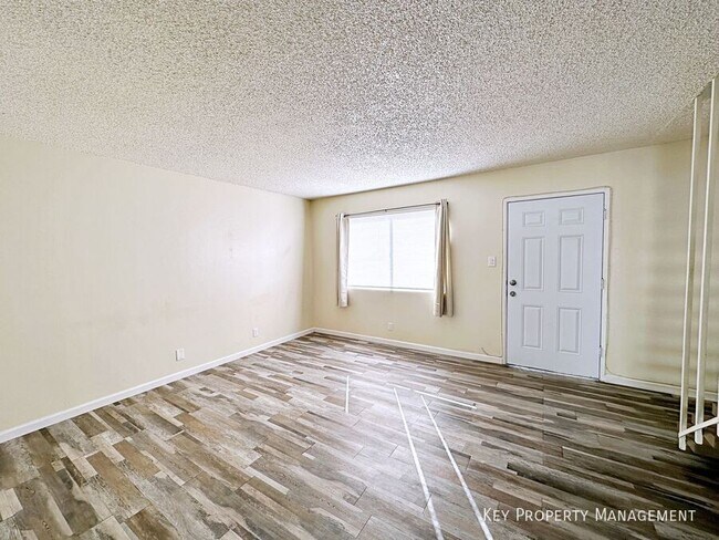 Building Photo - 521 S Maryland Pkwy