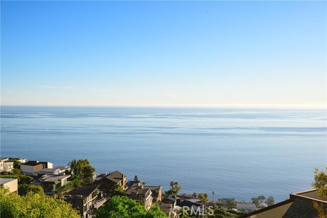 Foto del edificio - 883 Katella St