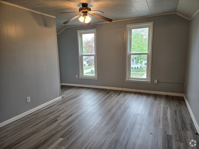 Building Photo - 503 N Rath Ave
