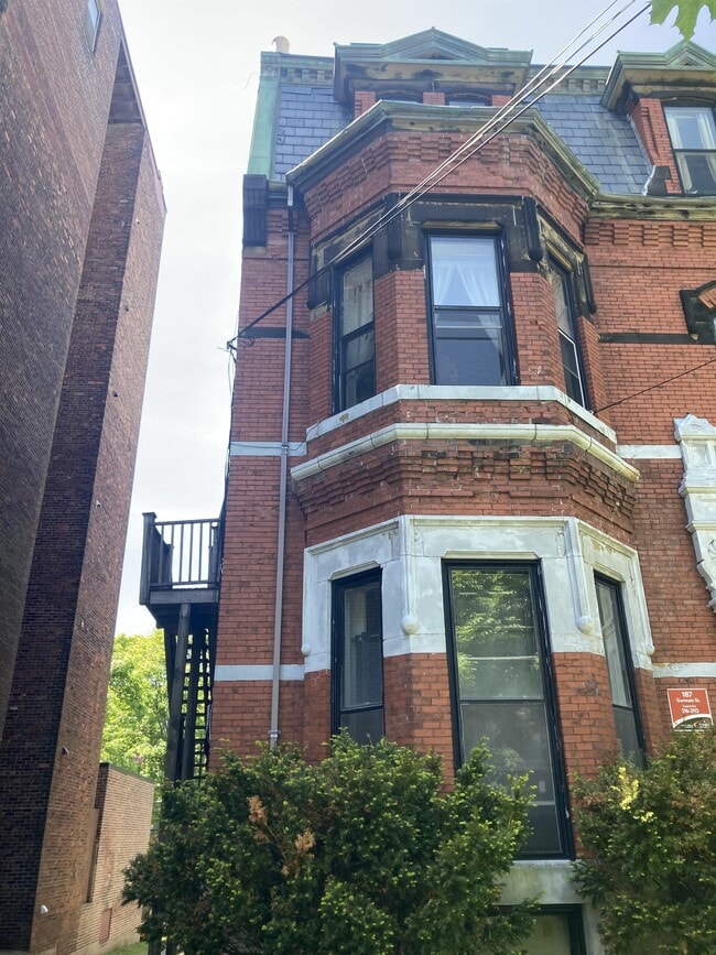 Building Photo - 187 Germain St