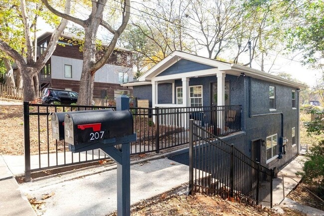 Building Photo - 207 South Ave SE