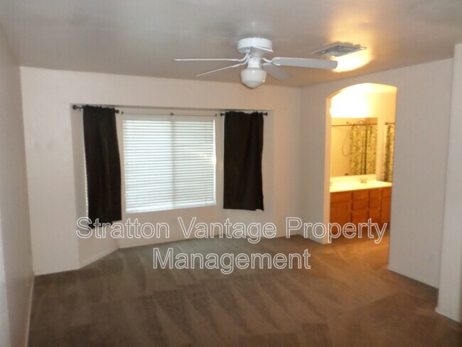 Foto del edificio - 2341 E Derringer Way