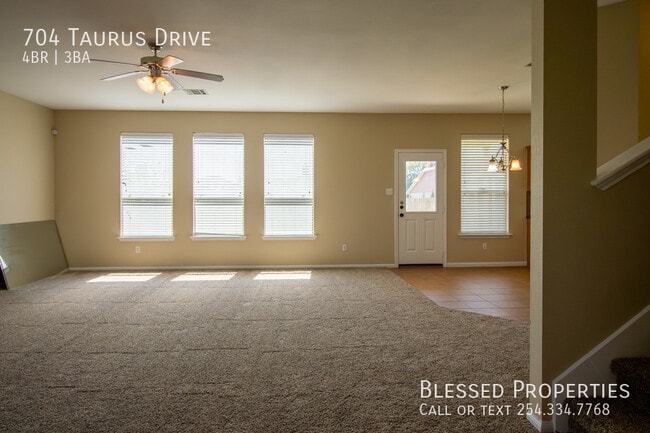 Building Photo - 704 Taurus Dr