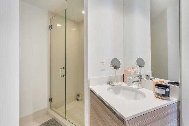 Foto del edificio - 121 NE 34th St