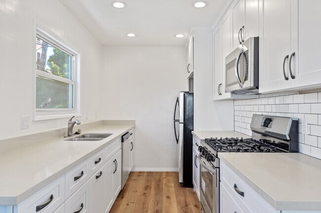 Foto del edificio - 6235 Afton Pl