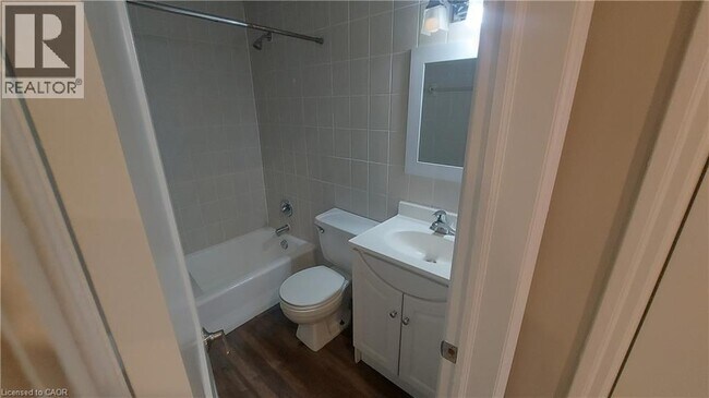 Photo du bâtiment - 181 King St E