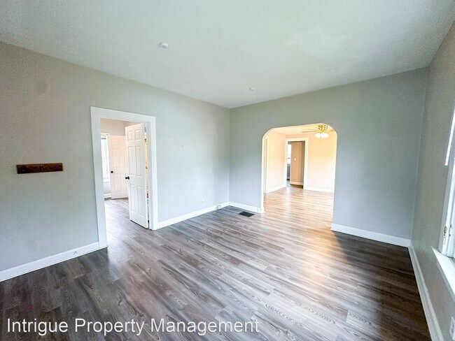 Building Photo - 2 br, 1 bath House - 5201 E Burgess Ave