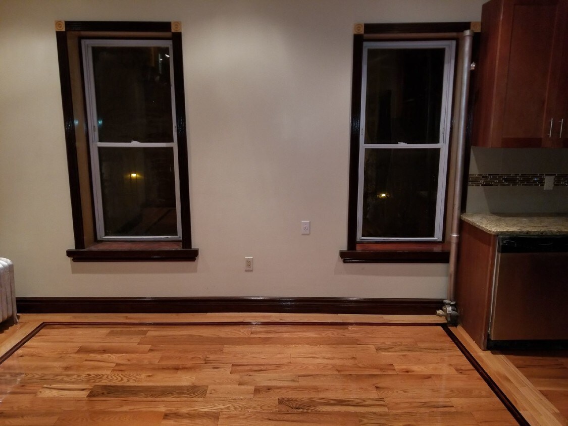 Foto principal - 724 Nostrand Ave