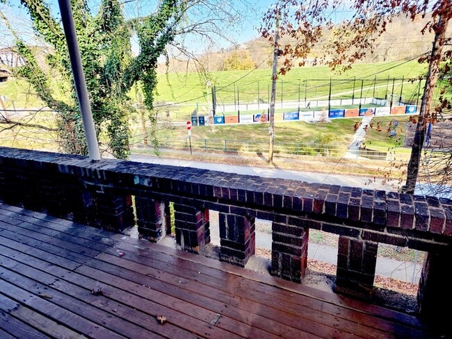 Foto del edificio - 1505 Eastern Ave