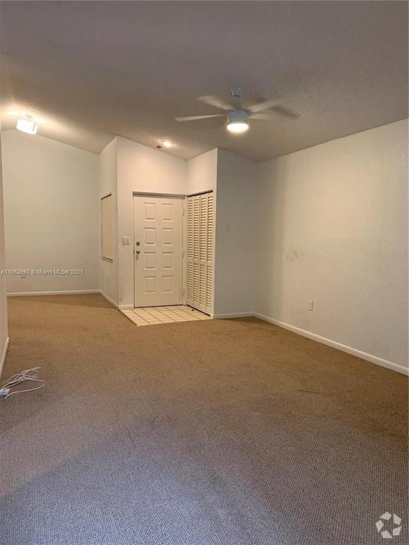 Building Photo - 2811 N Oakland Forest Dr