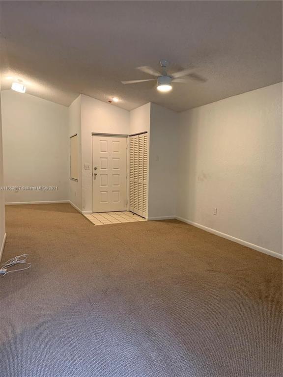 Primary Photo - 2811 N Oakland Forest Dr