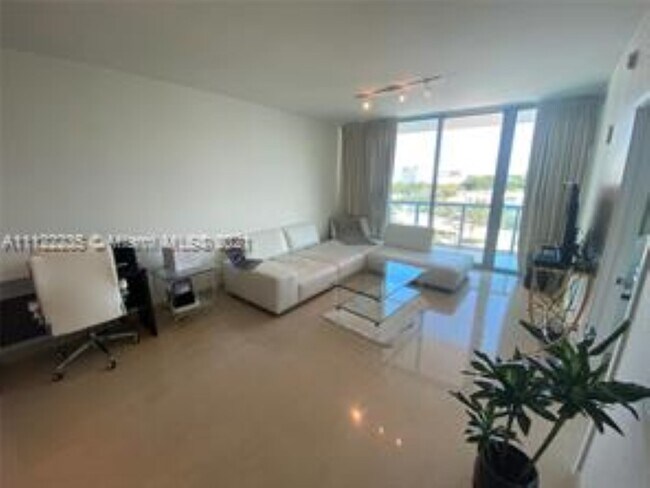 Building Photo - 888 Biscayne Blvd