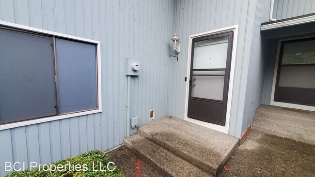 Building Photo - 2 br, 1.5 bath House - 2709 Fir St SE