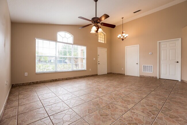Foto del edificio - 3320 Kelsey Ln