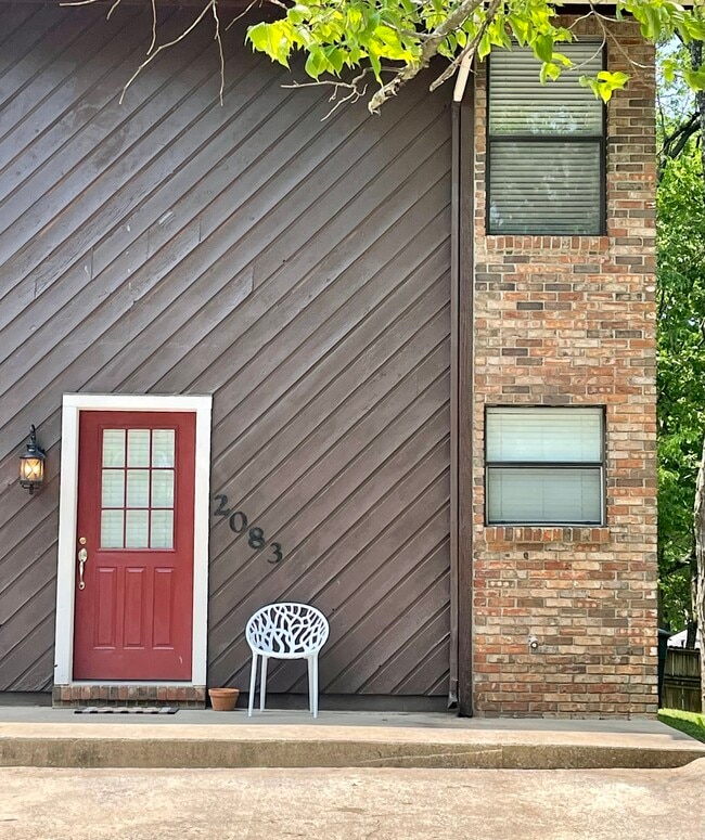 Exterior - 2083 N East Oaks Dr