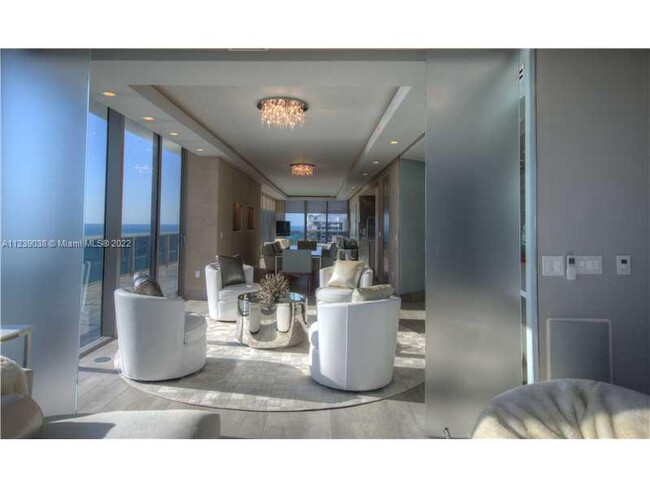 Building Photo - 5875 Collins Ave